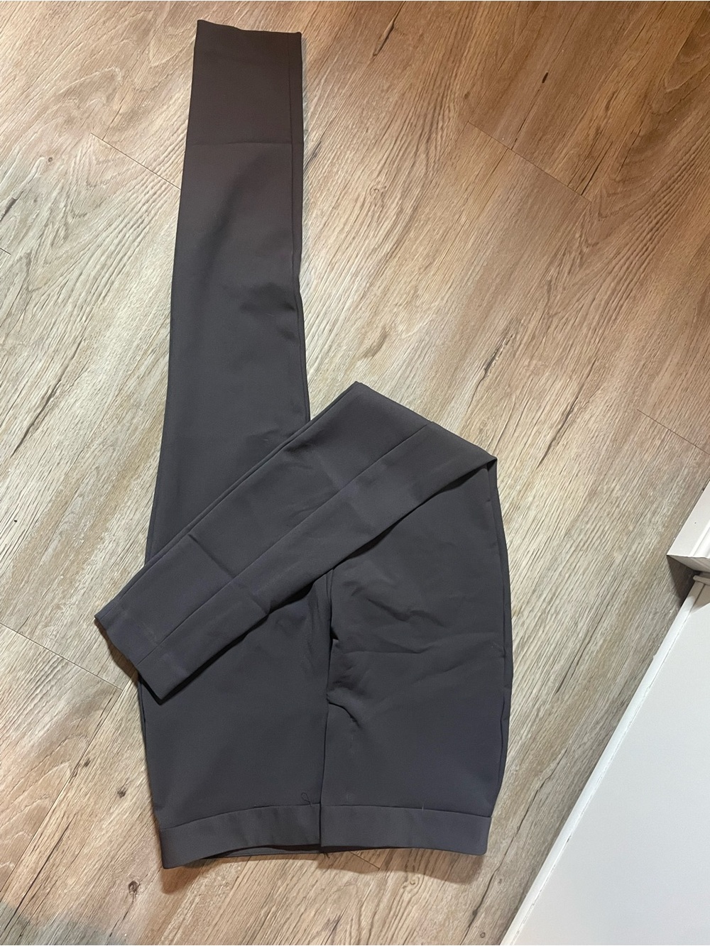 High-Rise Performance Leggings in Charcoal